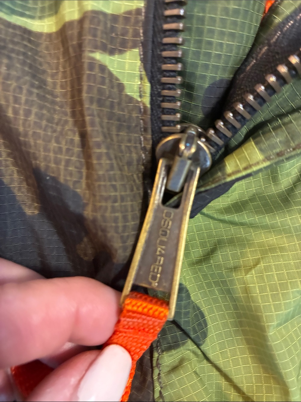 DSQUARED2 Men's Green Camouflage Cargo Pants with Orange Zip Pull - Picture 10 of 10
